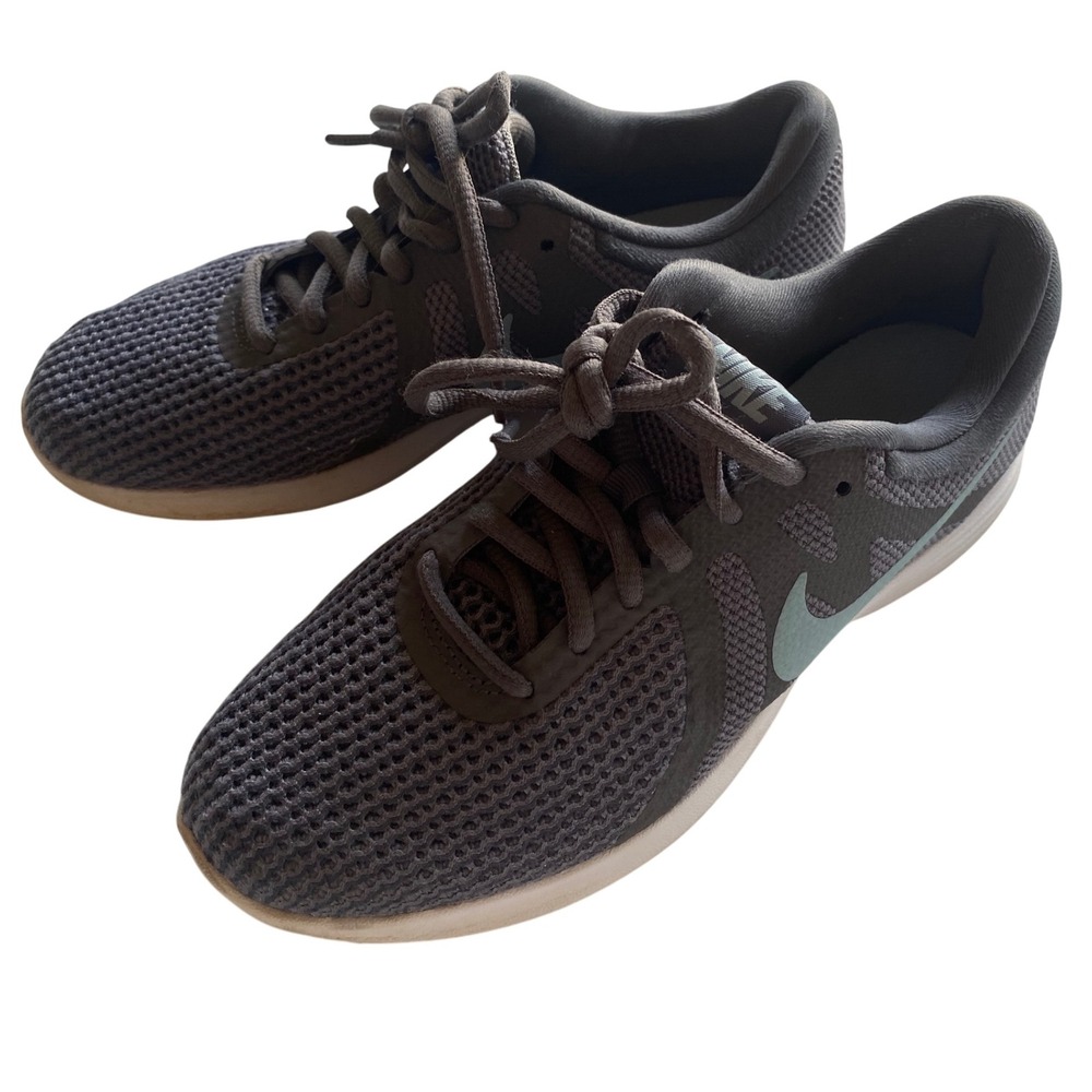 Nike Running Shoes Lightweight Athletic‎ Gray Sneaker Women's Size 6 Preown Nice
